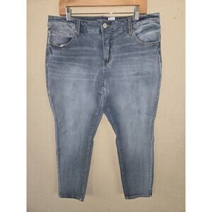 Time and Tru Women's High Rise Skinny Jeans, Blue Light Wash, Size 18 Petite